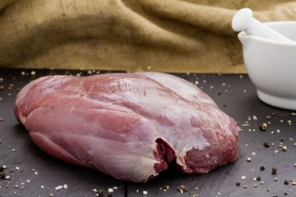 Bild von Hirschkalbskeule o. Knochen mit der Beschreibung Deutsche/Polen2-4 kg