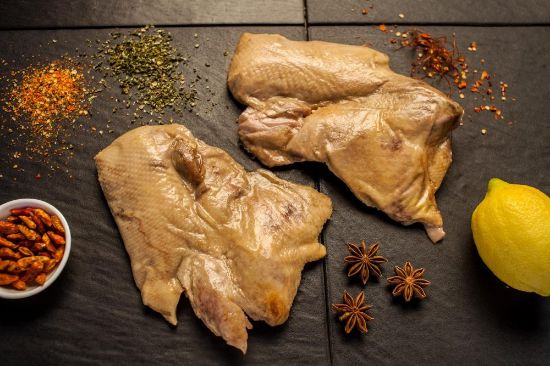 Bild von gebratene Enten entbeint CHINA mit der Beschreibung 1/2 Ente  18 x 2 halbe